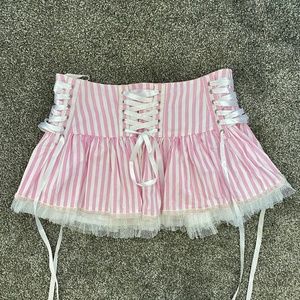 Hell bunny pinstripe skirt size S/m